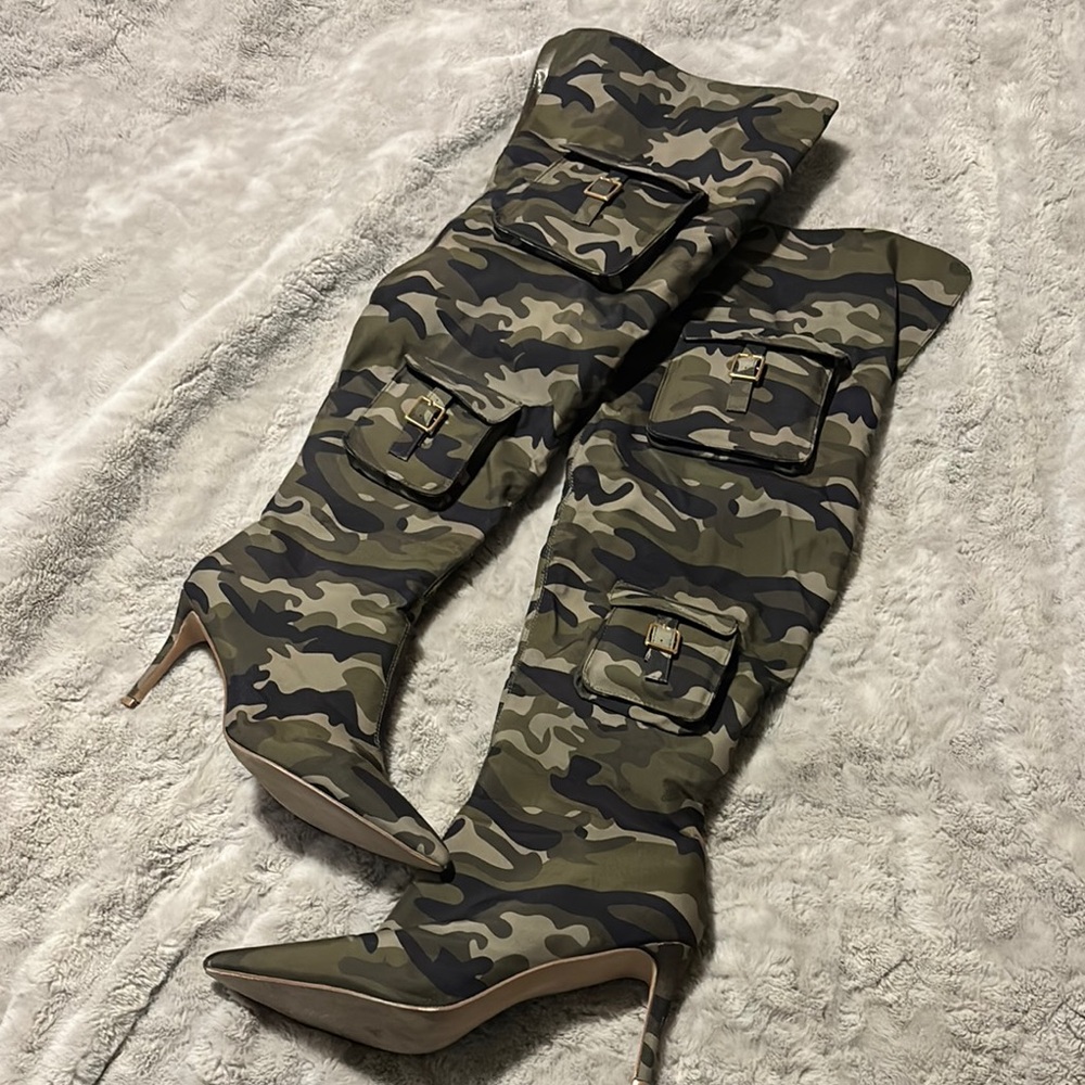 Green and Black Heeled Boots with Stiletto Heel